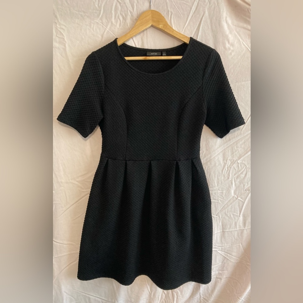 Black APT 9 Dress Women’s Size Medium with Pockets